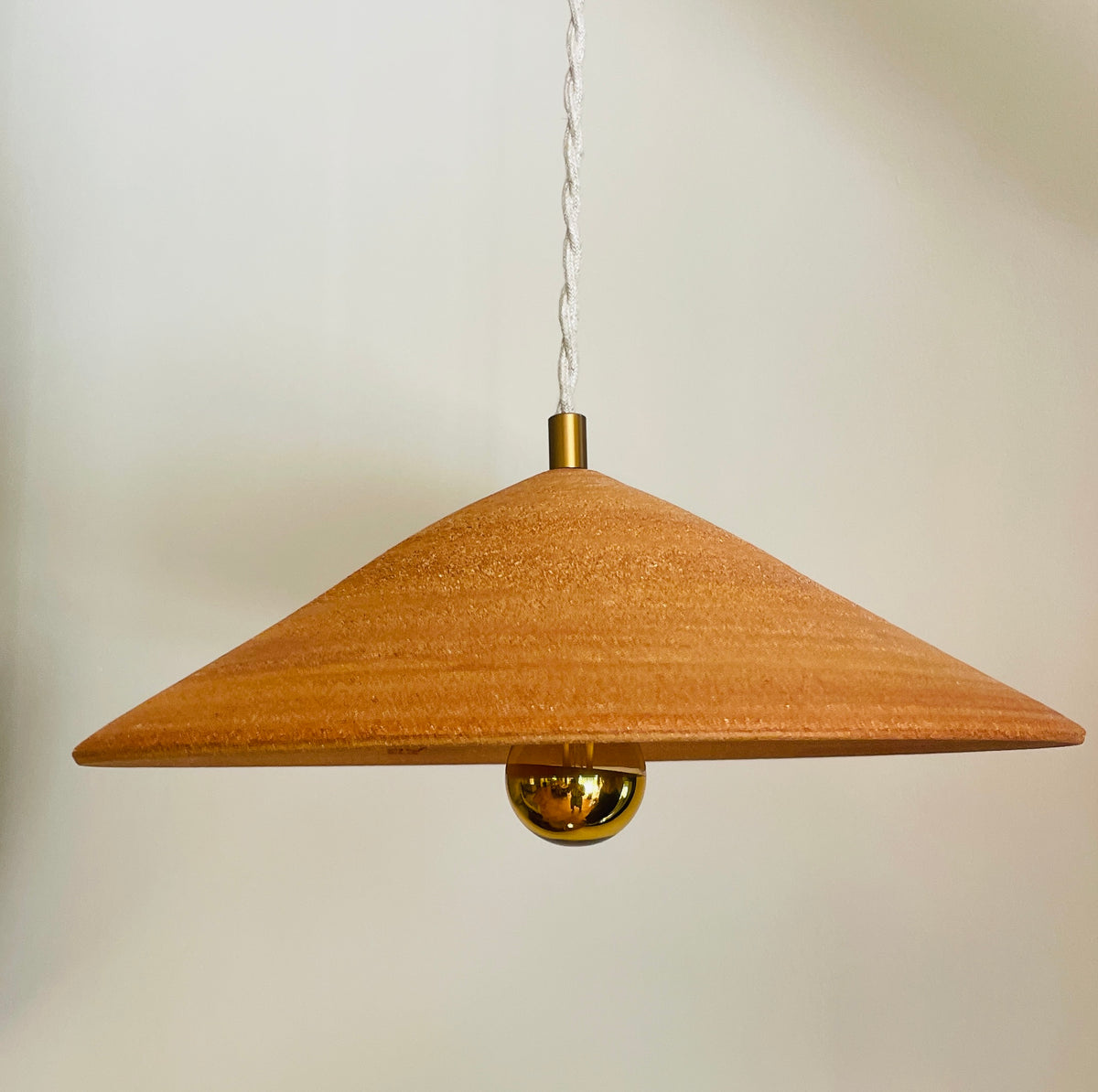 Madeleine — Suspension